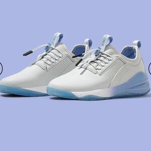 *NWOT* Clove Classic Grey Matter Sneakers